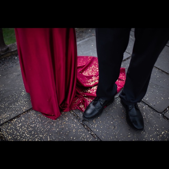 Red mermaid gown - Picture 9 of 9